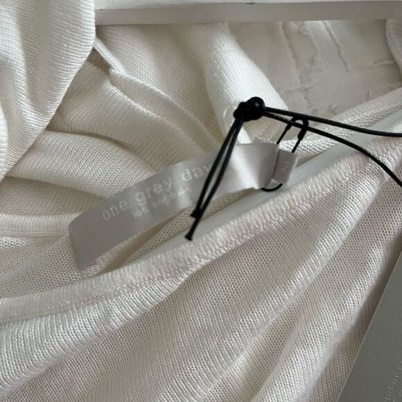 NWT X REVOLVE Penny Long Sleeve Top
One Grey Day - Picture 8 of 8